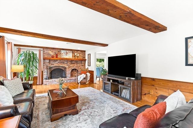 361 Marbleridge Rd, North Andover, MA 01845