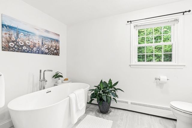 361 Marbleridge Rd, North Andover, MA 01845