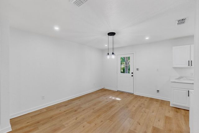 385 Crusader Drive, Dallas, TX 75217