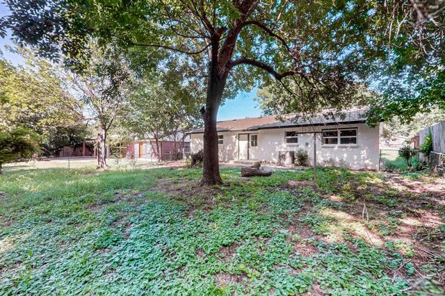 385 Crusader Drive, Dallas, TX 75217
