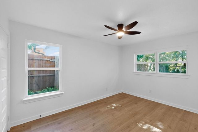 385 Crusader Drive, Dallas, TX 75217