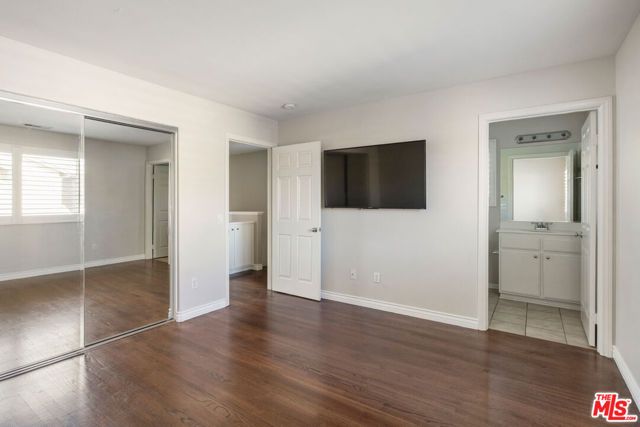 6840 De Celis Place 25, Van Nuys (los Angeles), CA 91406