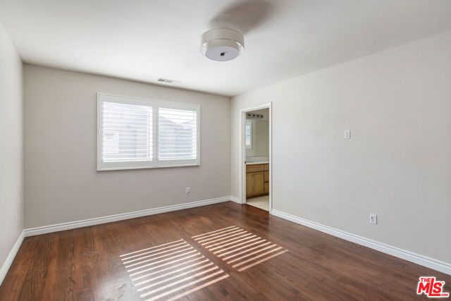 6840 De Celis Place 25, Van Nuys (los Angeles), CA 91406