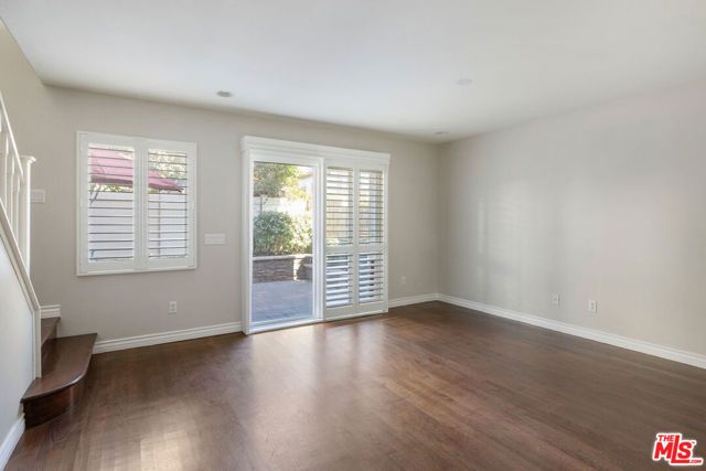 6840 De Celis Place 25, Van Nuys (los Angeles), CA 91406