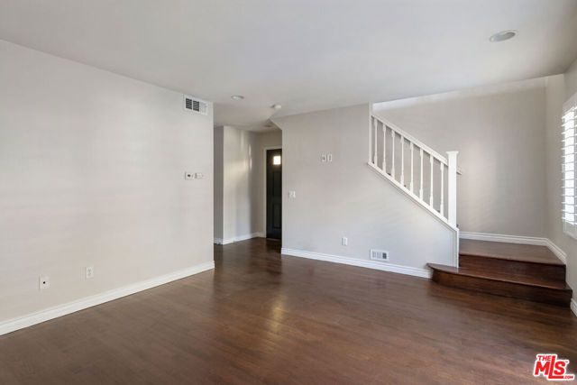 6840 De Celis Place 25, Van Nuys (los Angeles), CA 91406