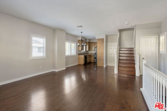 6840 De Celis Place 25, Van Nuys (los Angeles), CA 91406