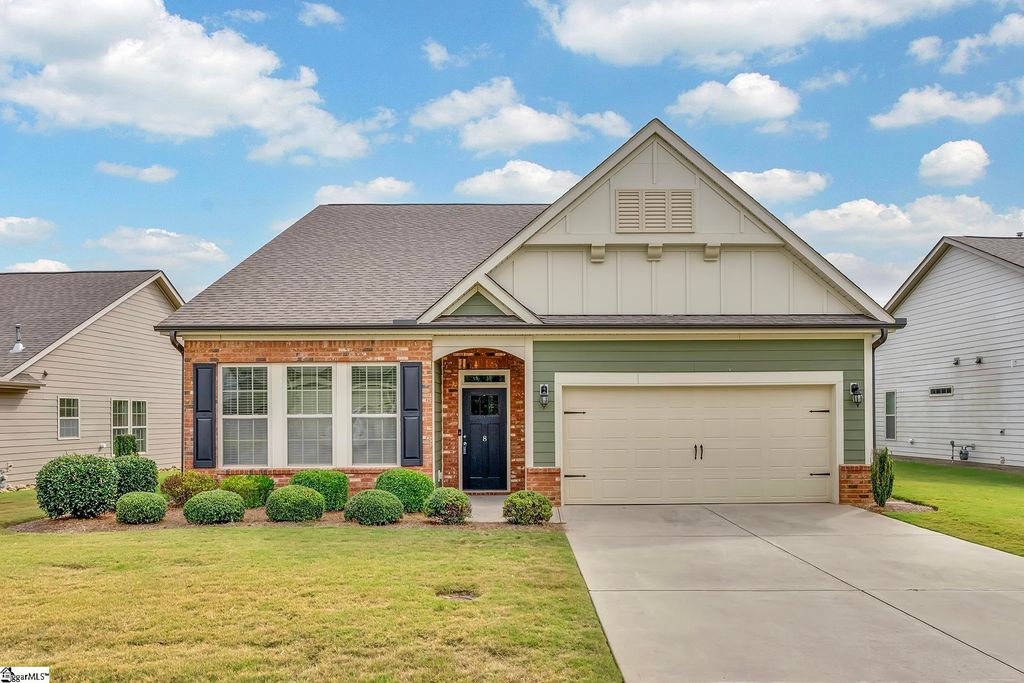 8 Common Oaks Court, Simpsonville, SC 29681