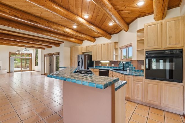 458 Calle De Wences, Los Lunas, NM 87031
