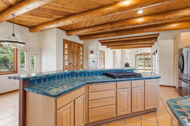 458 Calle De Wences, Los Lunas, NM 87031