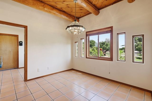 458 Calle De Wences, Los Lunas, NM 87031