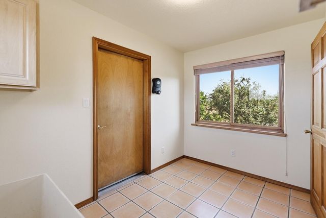 458 Calle De Wences, Los Lunas, NM 87031