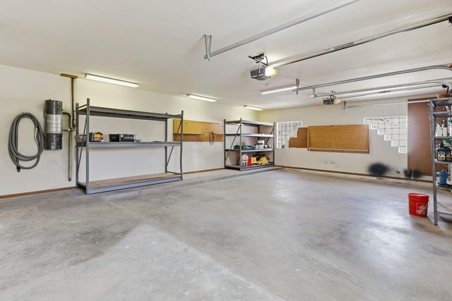458 Calle De Wences, Los Lunas, NM 87031