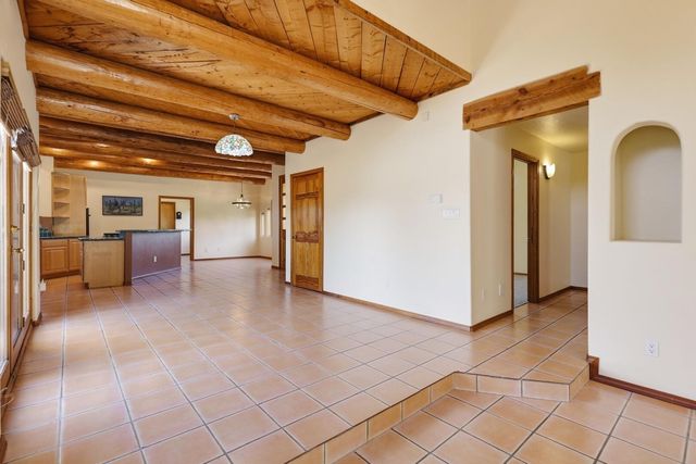 458 Calle De Wences, Los Lunas, NM 87031