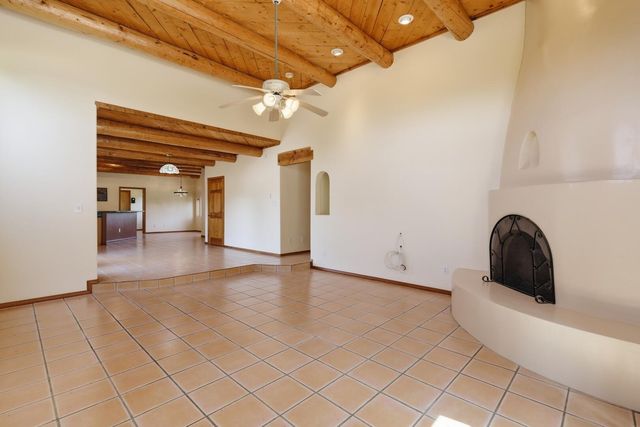 458 Calle De Wences, Los Lunas, NM 87031