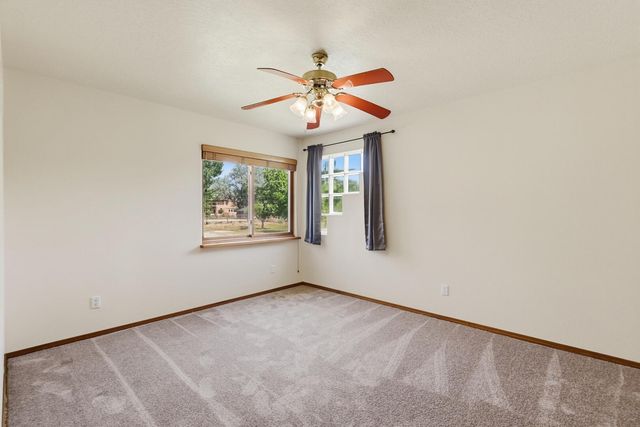 458 Calle De Wences, Los Lunas, NM 87031