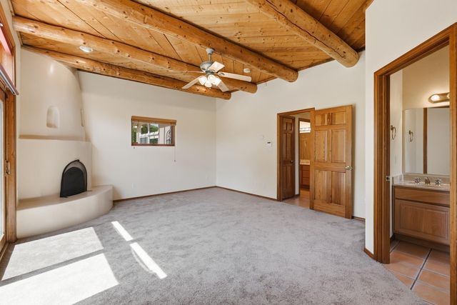 458 Calle De Wences, Los Lunas, NM 87031