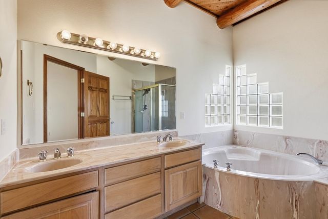 458 Calle De Wences, Los Lunas, NM 87031