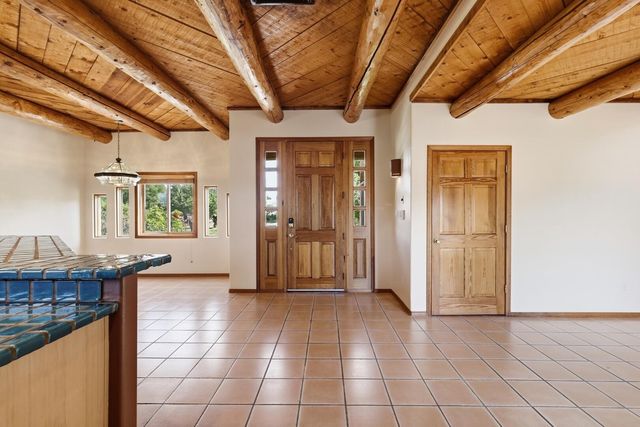 458 Calle De Wences, Los Lunas, NM 87031