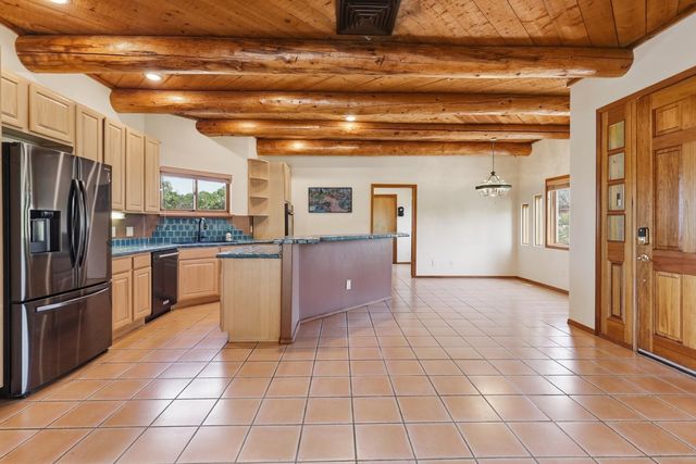 458 Calle De Wences, Los Lunas, NM 87031