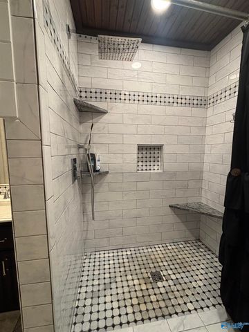 305 County Road 36, Collinsville, AL 35961