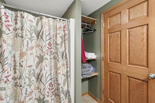 971 Hillside Way, Verona, WI 53593