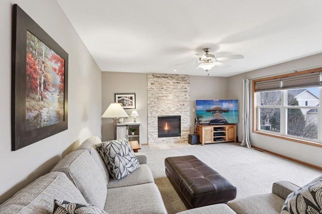 971 Hillside Way, Verona, WI 53593