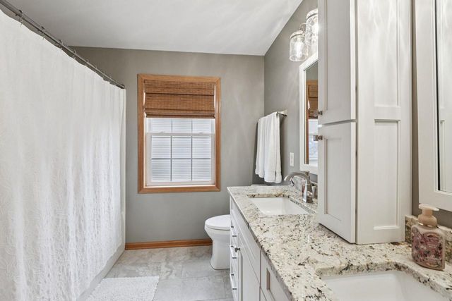 971 Hillside Way, Verona, WI 53593