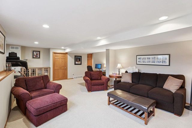 971 Hillside Way, Verona, WI 53593