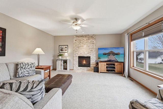 971 Hillside Way, Verona, WI 53593