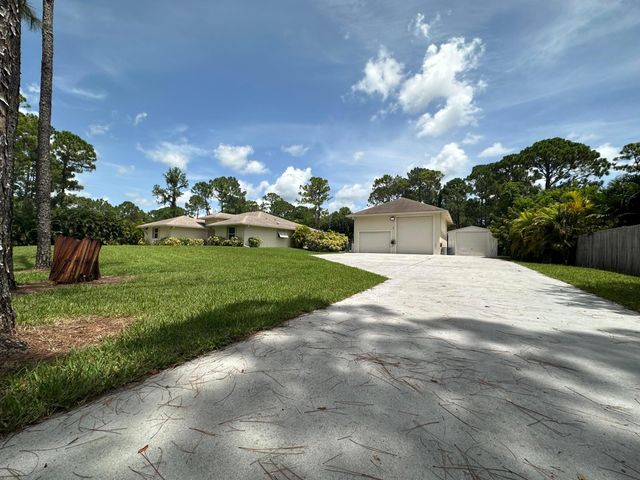 16193 72nd Road N, Loxahatchee, FL 33470