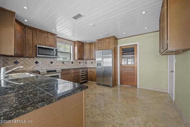 8842 MCKENNA Drive, Jacksonville, FL 32226