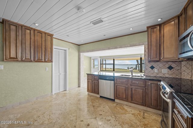 8842 MCKENNA Drive, Jacksonville, FL 32226