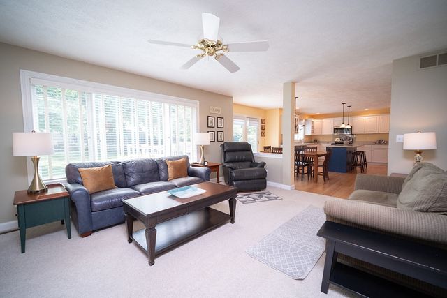 5421 Regents Park Road, Rockford, IL 61107