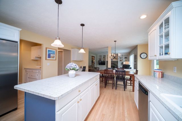 5421 Regents Park Road, Rockford, IL 61107