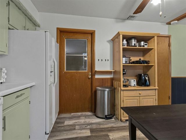 204 Country Club Terrace, Midwest City, OK 73110