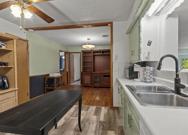 204 Country Club Terrace, Midwest City, OK 73110
