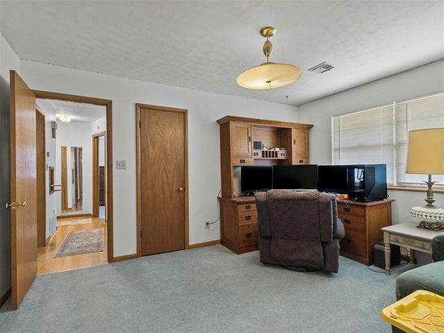204 Country Club Terrace, Midwest City, OK 73110