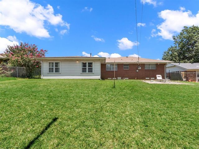 204 Country Club Terrace, Midwest City, OK 73110