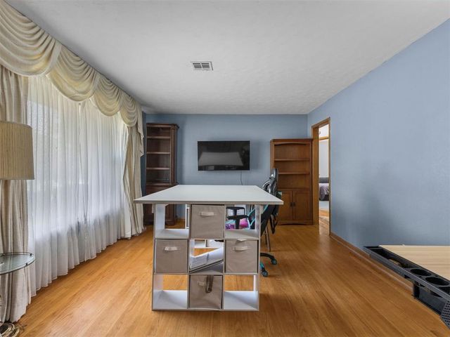 204 Country Club Terrace, Midwest City, OK 73110