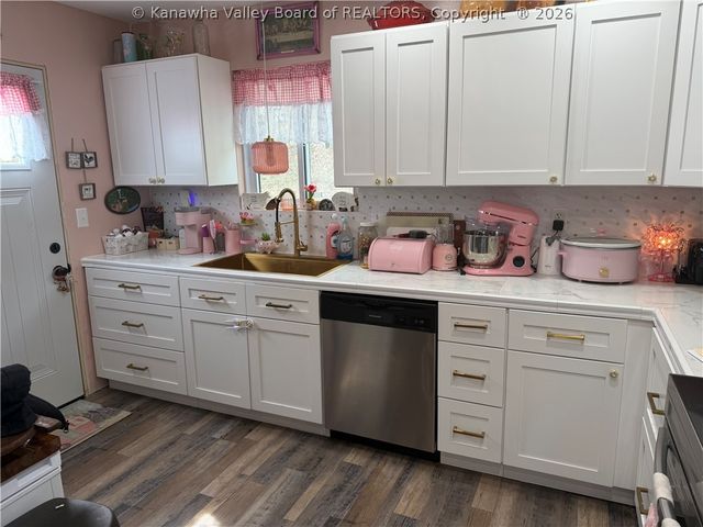 356 Cherry Lane, Point Pleasant, WV 25550