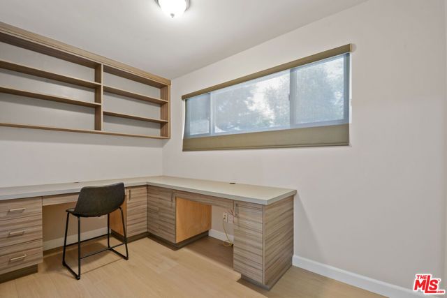 15424 Camarillo Street, Sherman Oaks, CA 91403