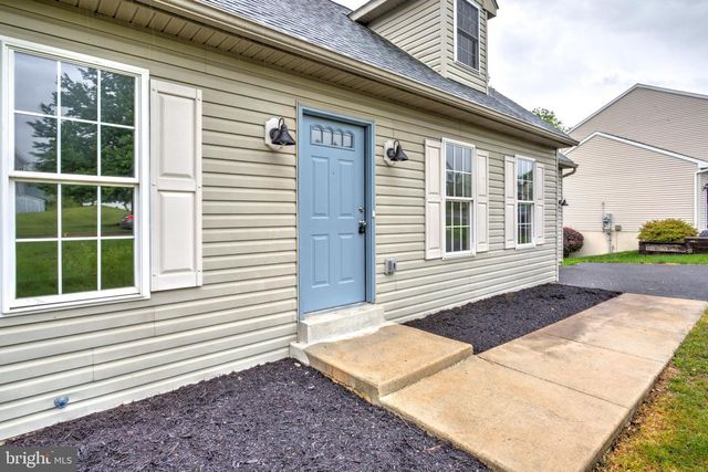 338 DOGWOOD LN, Womelsdorf, PA 19567