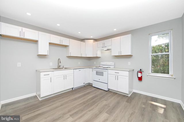 608 BROMLEY EST, Pine Hill, NJ 08021
