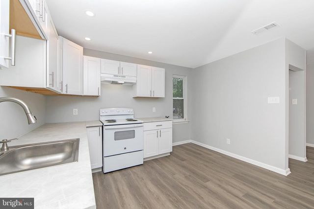 608 BROMLEY EST, Pine Hill, NJ 08021