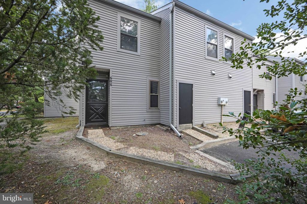 608 BROMLEY EST, Pine Hill, NJ 08021