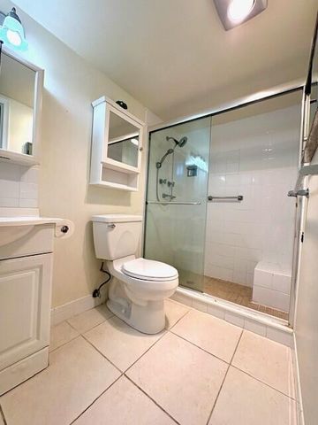 116 Oxford 400, West Palm Beach, FL 33417