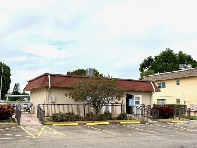 116 Oxford 400, West Palm Beach, FL 33417