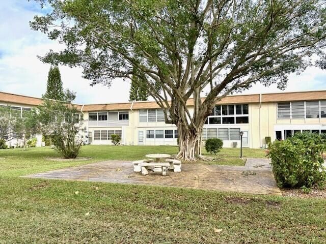 116 Oxford 400, West Palm Beach, FL 33417