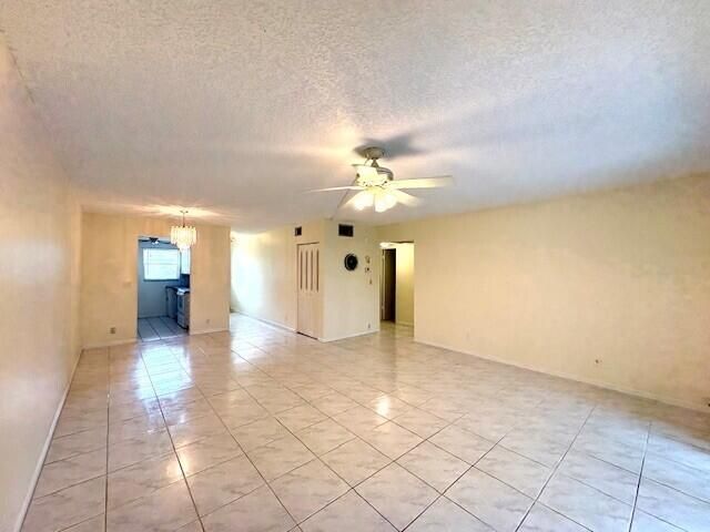 116 Oxford 400, West Palm Beach, FL 33417