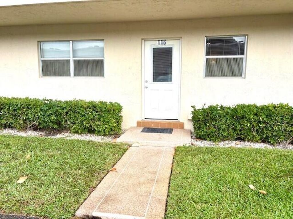 116 Oxford 400, West Palm Beach, FL 33417